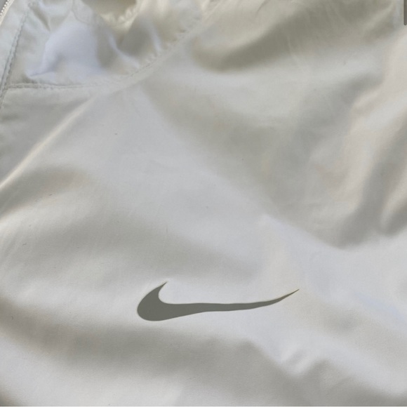 Nike Women's Tennis Dri-Fit Jacket in White - Picture 2 of 8